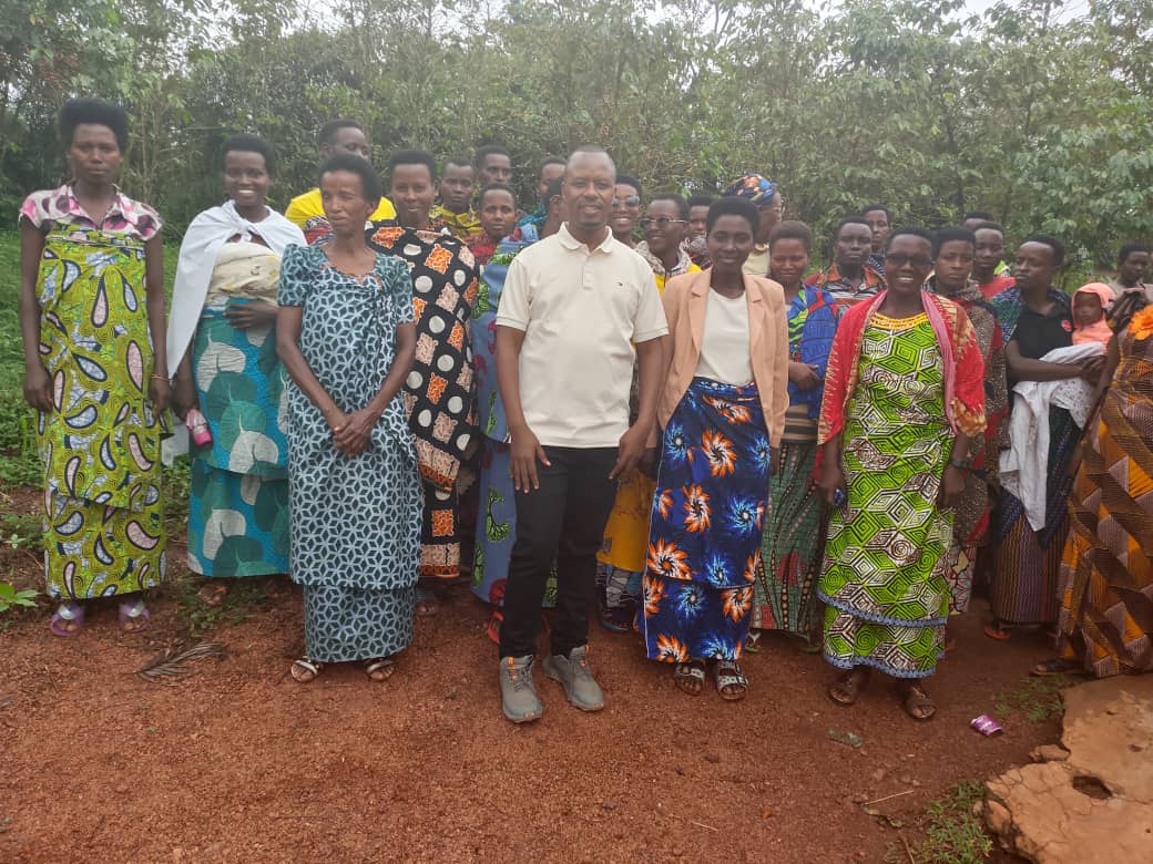 Femmes du groupement TERIMBRERE MUKENYEZI